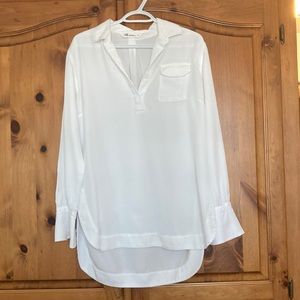 Tunic blouse. 100% Lyocell. Great look paired with leggings.